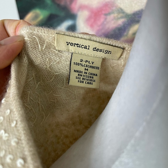Vertical Design 2 ply cashmere Full Sequined Crewneck sweater Sz M Tan Holiday - Picture 5 of 10